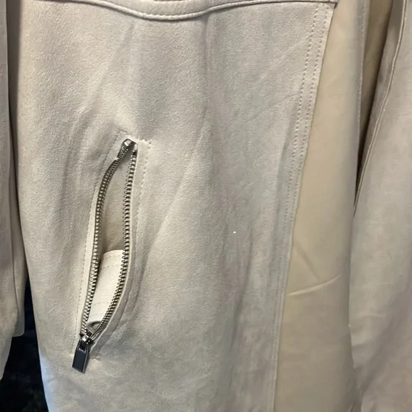 Ladies, beautiful, long jacket by Tahari size, large, cream, color, pocketed - Picture 3 of 6